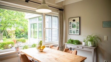 ventana abatible de pvc